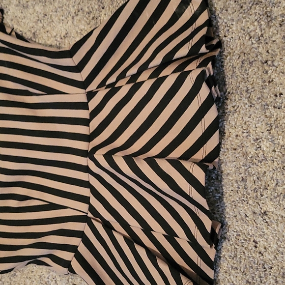 Off the Shoulder Peplum Top. Size S - Picture 3 of 3